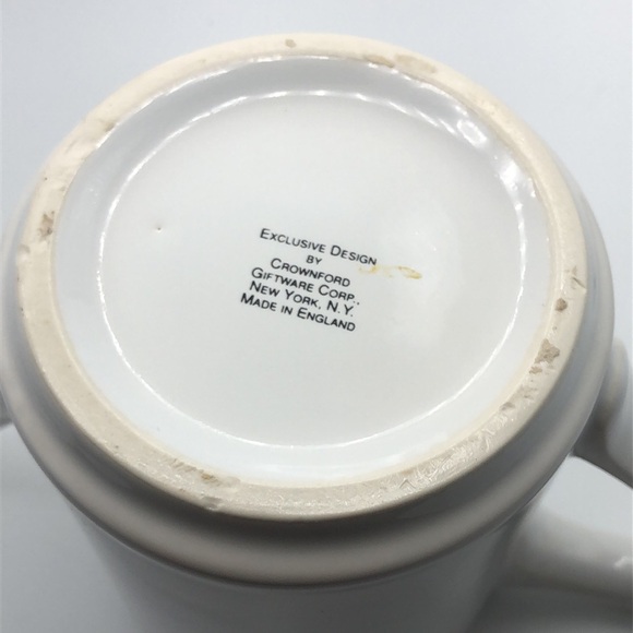 Watering Can. Butterfly Strawberries Exclusive Design Crownford. Made in England - Picture 8 of 8